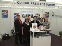 stand Clubul Presei de Turism: Marian Constantinescu si Traian Badulescu la Targ Turism Bucuresti 10 mai 2008